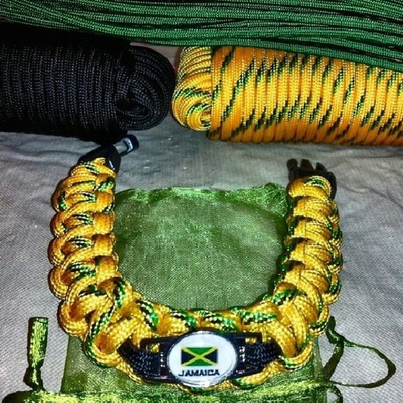 LionLines Other - 🇯🇲NWOT 🇯🇲... LionLines Custom made Jamaican 🇯🇲 Paracord Bracelet
